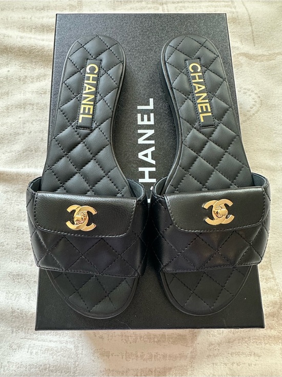 CHANEL Shoes - Chanel REV Black Turnlock Quilted Gold CC Logo Mules Slide Sandal Flop Flat 37.5